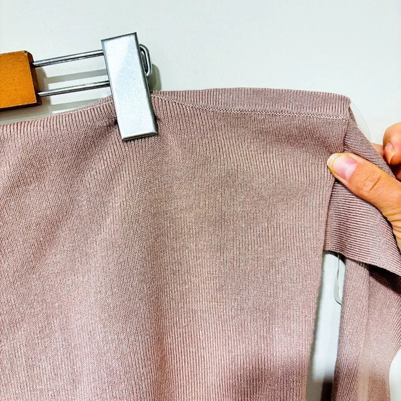 REITMANS Ribbed top with crossover halter neckline - Picture 4 of 5